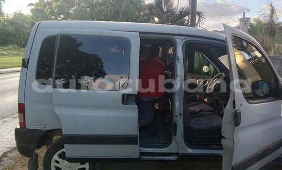 Comprar Usados Carro Acura CSX Otro en Baguanos en Holguin Comprar Usados Carro Acura CSX Otro en Baguanos en Holguin