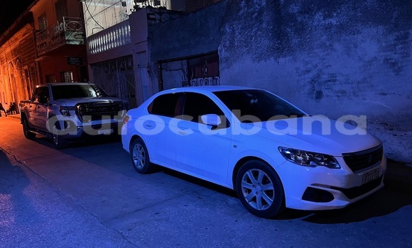 Comprar Usados Carro Peugeot 301 Blanco en Holguin en Holguin
