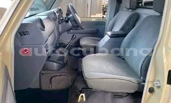 Comprar Usados Carro Toyota Land Cruiser Beige en Sagua de Tanamo en Holguin Comprar Usados Carro Toyota Land Cruiser Beige en Sagua de Tanamo en Holguin