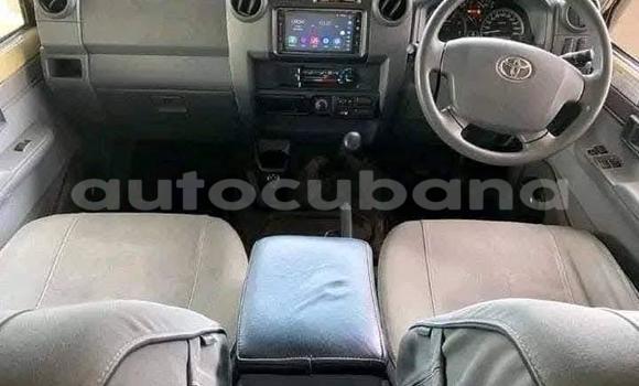 Comprar Usados Carro Toyota Land Cruiser Beige en Sagua de Tanamo en Holguin Comprar Usados Carro Toyota Land Cruiser Beige en Sagua de Tanamo en Holguin