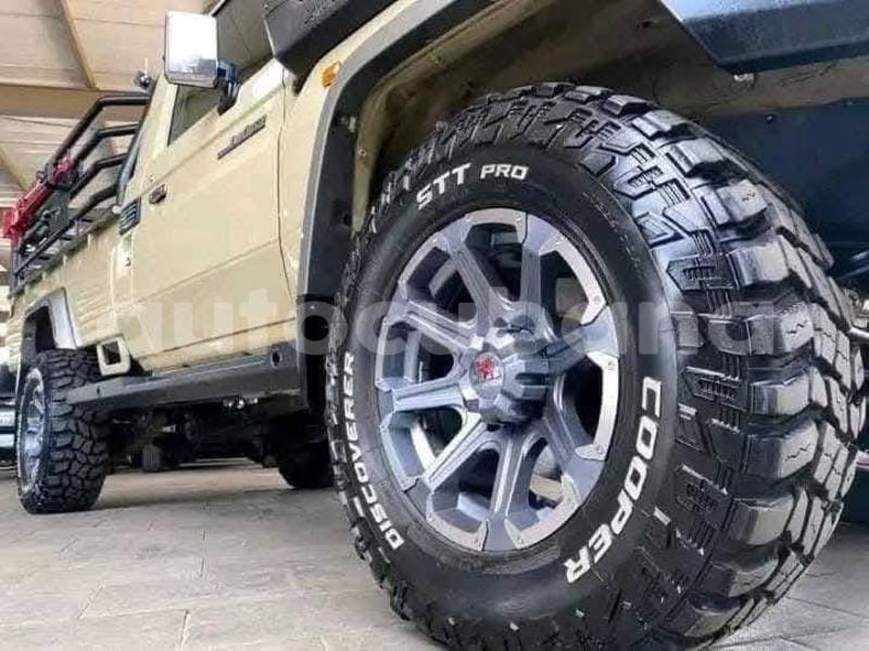 Big with watermark toyota land cruiser holguin sagua de tanamo 3331