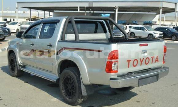 Comprar Usados Carro Toyota Hilux Plata en Cienfuegos en Cienfuegos Comprar Usados Carro Toyota Hilux Plata en Cienfuegos en Cienfuegos
