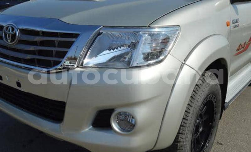 Big with watermark toyota hilux cienfuegos cienfuegos 3334