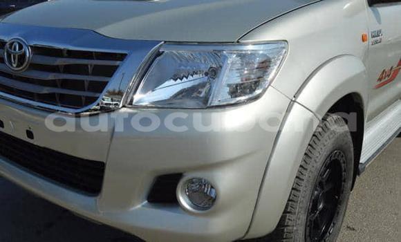 Comprar Usados Carro Toyota Hilux Plata en Cienfuegos en Cienfuegos Comprar Usados Carro Toyota Hilux Plata en Cienfuegos en Cienfuegos