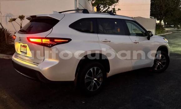 Comprar Usados Carro Toyota Highlander Blanco en Cardenas en Matanzas Comprar Usados Carro Toyota Highlander Blanco en Cardenas en Matanzas