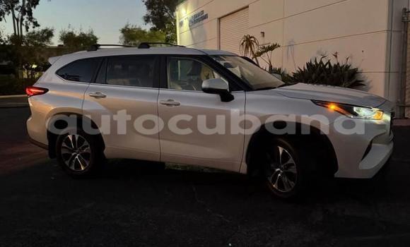 Comprar Usados Carro Toyota Highlander Blanco en Cardenas en Matanzas Comprar Usados Carro Toyota Highlander Blanco en Cardenas en Matanzas