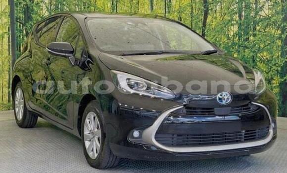 Comprar Usados Carro Toyota Aqua Plata en Havana en Habana