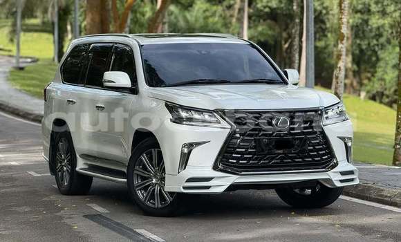 Comprar Usados Carro Lexus LX 570 Negro en Guaimaro en Camaguey