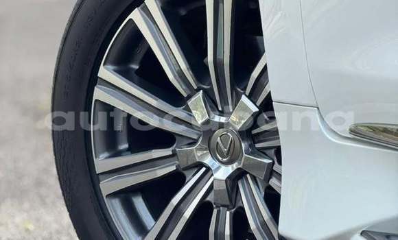 Comprar Usados Carro Lexus LX 570 Negro en Guaimaro en Camaguey Comprar Usados Carro Lexus LX 570 Negro en Guaimaro en Camaguey