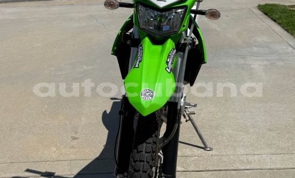 Buy Used Kawasaki KLX Green Bike in Havana in Habana Buy Used Kawasaki KLX Green Bike in Havana in Habana