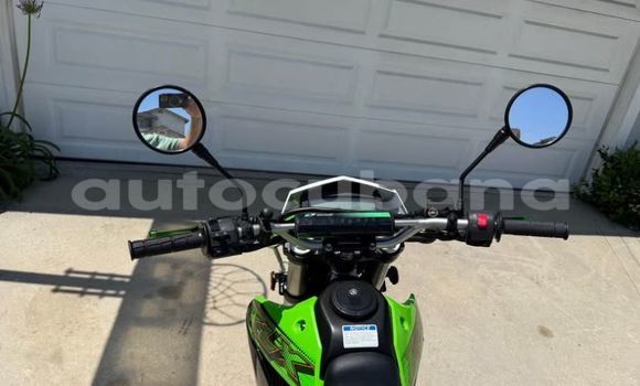 Buy Used Kawasaki KLX Green Bike in Havana in Habana Buy Used Kawasaki KLX Green Bike in Havana in Habana