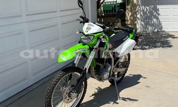 Buy Used Kawasaki KLX Green Bike in Havana in Habana Buy Used Kawasaki KLX Green Bike in Havana in Habana