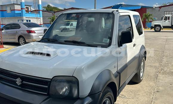 Comprar Usados Carro Suzuki Samurai Blanco en Havana en Habana