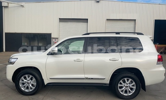 Comprar Usados Carro Toyota LandCruiser Blanco en Baracoa en Guantanamo Comprar Usados Carro Toyota LandCruiser Blanco en Baracoa en Guantanamo