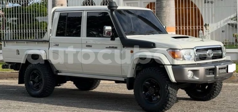 Big with watermark toyota landcruiser holguin antilla 3372