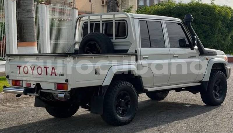 Big with watermark toyota landcruiser holguin antilla 3372