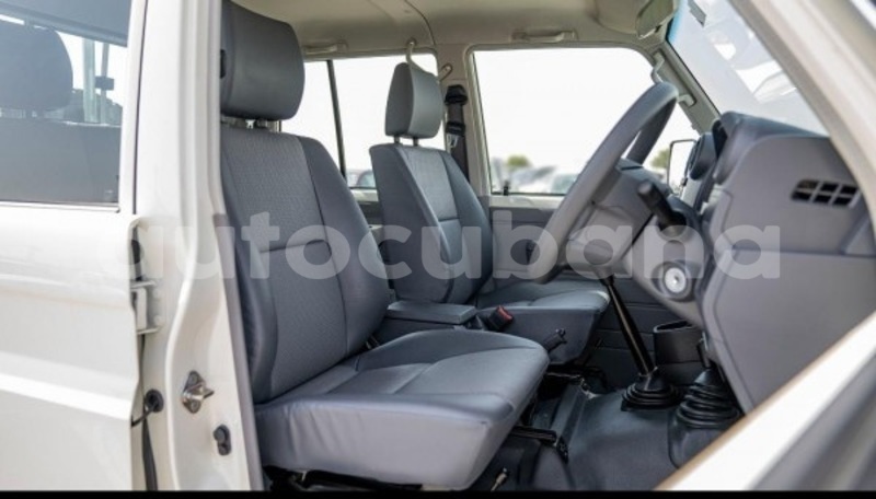Big with watermark toyota landcruiser holguin antilla 3372