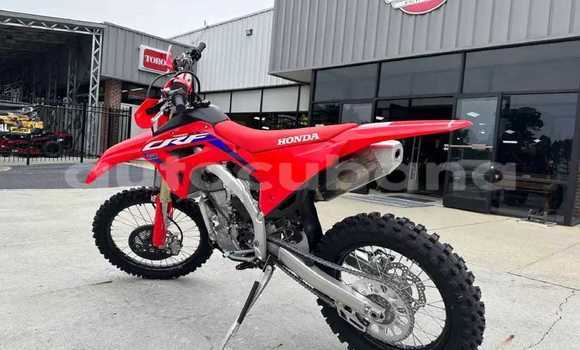 Comprar Usados Moto Geely JL150T-5 Rojo en Baracoa en Guantanamo