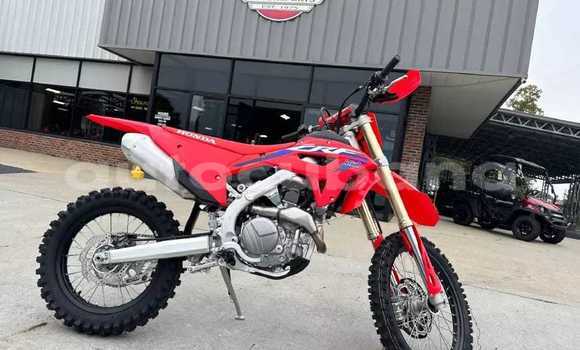 Comprar Usados Moto Geely JL150T-5 Rojo en Baracoa en Guantanamo Comprar Usados Moto Geely JL150T-5 Rojo en Baracoa en Guantanamo
