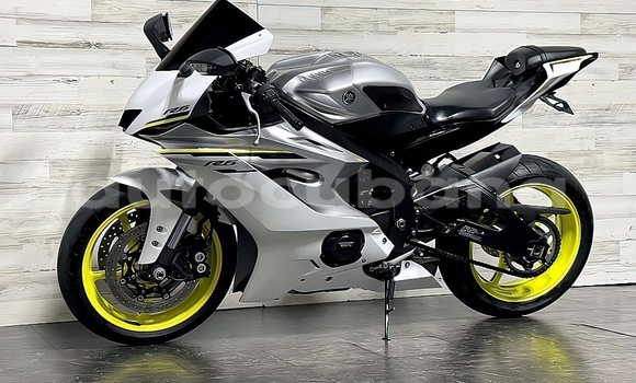 Comprar Usados Moto Yamaha RS Blanco en Aguada de Pasajeros en Matanzas Comprar Usados Moto Yamaha RS Blanco en Aguada de Pasajeros en Matanzas