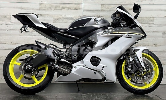 Comprar Usados Moto Yamaha RS Blanco en Aguada de Pasajeros en Matanzas Comprar Usados Moto Yamaha RS Blanco en Aguada de Pasajeros en Matanzas