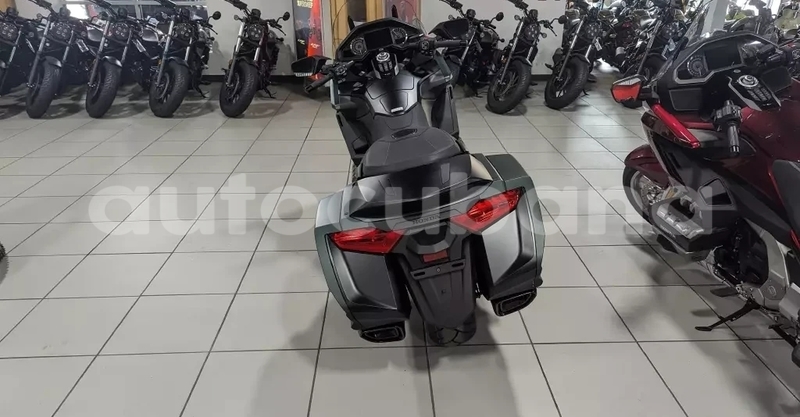 Big with watermark honda gold wing holguin baguanos 3399