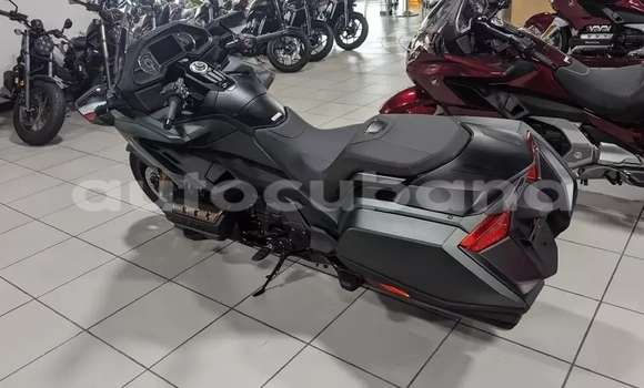 Comprar Usados Moto Honda GOLD WING Negro en Baguanos en Holguin Comprar Usados Moto Honda GOLD WING Negro en Baguanos en Holguin
