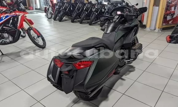 Comprar Usados Moto Honda GOLD WING Negro en Baguanos en Holguin Comprar Usados Moto Honda GOLD WING Negro en Baguanos en Holguin