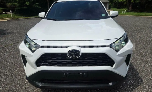 Comprar Usados Carro Toyota RAV4 Blanco en Antilla en Holguin