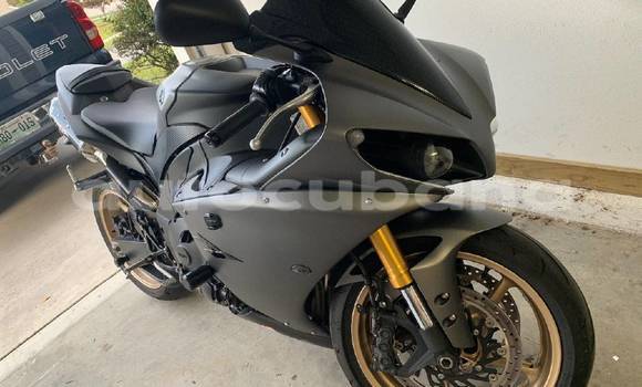 Comprar Usados Moto Yamaha R1 Beige en Baguanos en Holguin Comprar Usados Moto Yamaha R1 Beige en Baguanos en Holguin