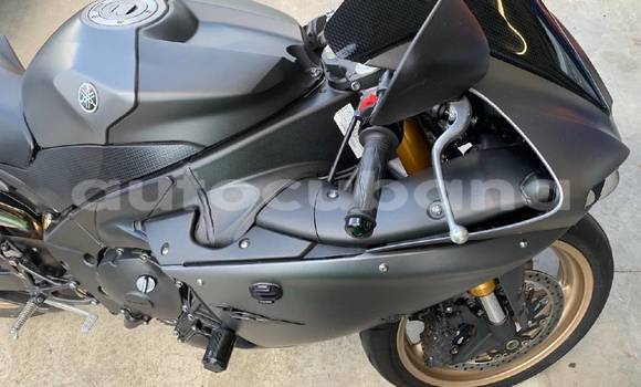 Comprar Usados Moto Yamaha R1 Beige en Baguanos en Holguin Comprar Usados Moto Yamaha R1 Beige en Baguanos en Holguin