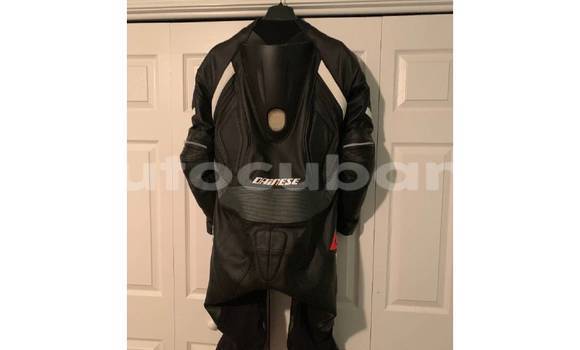 Comprar Usados Moto Yamaha R1 Beige en Baguanos en Holguin Comprar Usados Moto Yamaha R1 Beige en Baguanos en Holguin