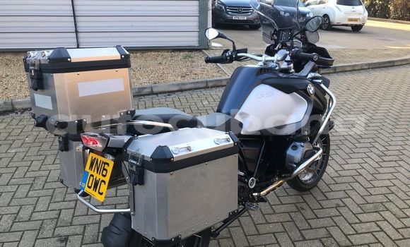 Comprar Usados Moto BMW R1200GS Adventure Beige en Antilla en Holguin Comprar Usados Moto BMW R1200GS Adventure Beige en Antilla en Holguin