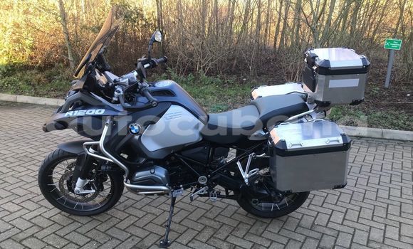Comprar Usados Moto BMW R1200GS Adventure Beige en Antilla en Holguin Comprar Usados Moto BMW R1200GS Adventure Beige en Antilla en Holguin