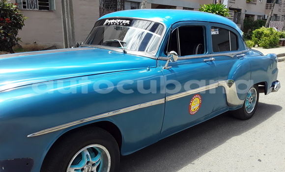 Buy Used Pontiac Sunbird Blue Car in Havana in Habana
