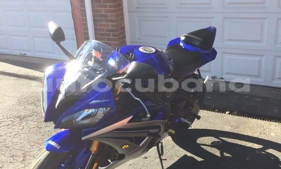 Comprar Nuevo Moto Yamaha YZF Azul en Baracoa en Guantanamo Comprar Nuevo Moto Yamaha YZF Azul en Baracoa en Guantanamo
