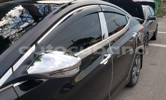 Comprar Usados Carro Hyundai Elantra Negro en Havana en Habana Comprar Usados Carro Hyundai Elantra Negro en Havana en Habana