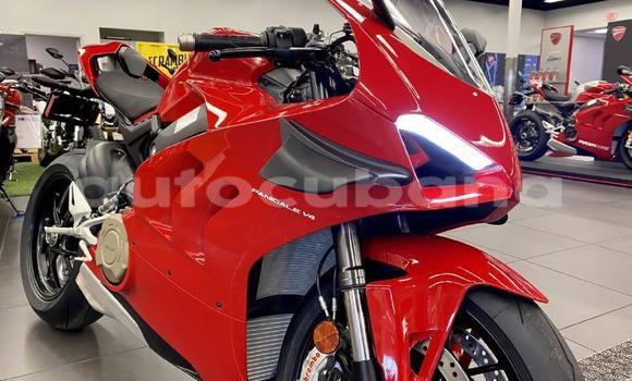 Comprar Usados Moto Ducati Panigale Rojo en Florida en Camaguey Comprar Usados Moto Ducati Panigale Rojo en Florida en Camaguey