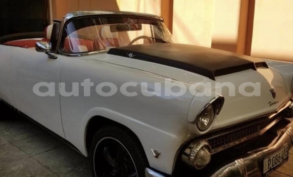 Comprar Usados Carro Ford Crown Victoria Blanco en Havana en Habana Comprar Usados Carro Ford Crown Victoria Blanco en Havana en Habana