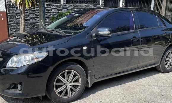Comprar Usados Carro Toyota Corolla Negro en Havana en Habana