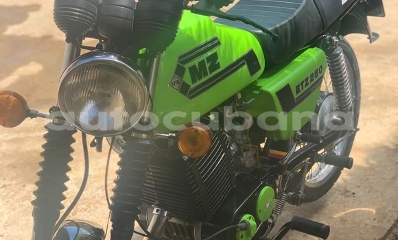 Comprar Usados Moto Mz ETZ Verde en Camaguey en Camaguey Comprar Usados Moto Mz ETZ Verde en Camaguey en Camaguey