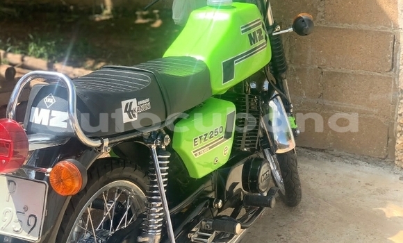 Comprar Usados Moto Mz ETZ Verde en Camaguey en Camaguey Comprar Usados Moto Mz ETZ Verde en Camaguey en Camaguey