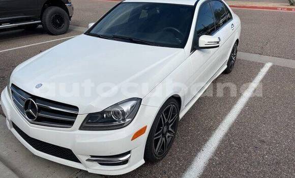 Comprar Usados Carro Mercedes-Benz A-Class Blanco en Havana en Habana Comprar Usados Carro Mercedes-Benz A-Class Blanco en Havana en Habana