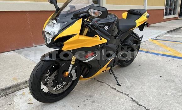 Comprar Usados Moto Suzuki GSX Rojo en Juan Gualberto Gomez en Matanzas Comprar Usados Moto Suzuki GSX Rojo en Juan Gualberto Gomez en Matanzas