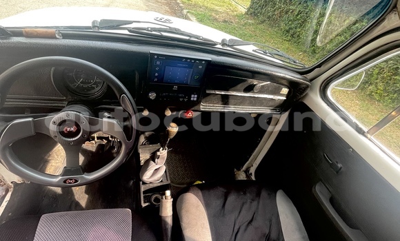 Comprar Usados Carro Volkswagen Escarabajo Blanco en Havana en Habana Comprar Usados Carro Volkswagen Escarabajo Blanco en Havana en Habana