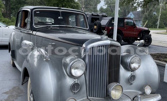 Comprar Usados Carro Bentley R Type Azul en Vertientes en Camaguey Comprar Usados Carro Bentley R Type Azul en Vertientes en Camaguey