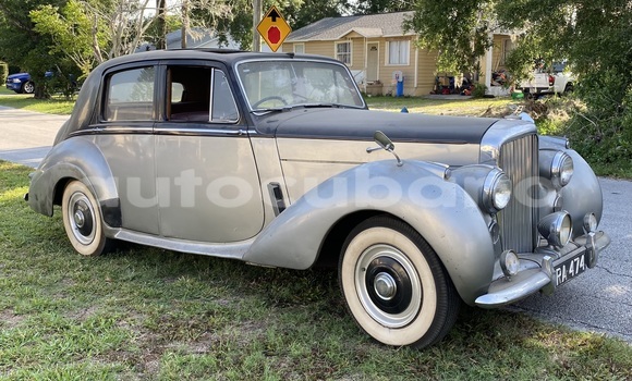 Comprar Usados Carro Bentley R Type Azul en Vertientes en Camaguey Comprar Usados Carro Bentley R Type Azul en Vertientes en Camaguey