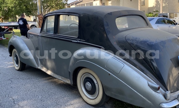 Comprar Usados Carro Bentley R Type Azul en Vertientes en Camaguey Comprar Usados Carro Bentley R Type Azul en Vertientes en Camaguey