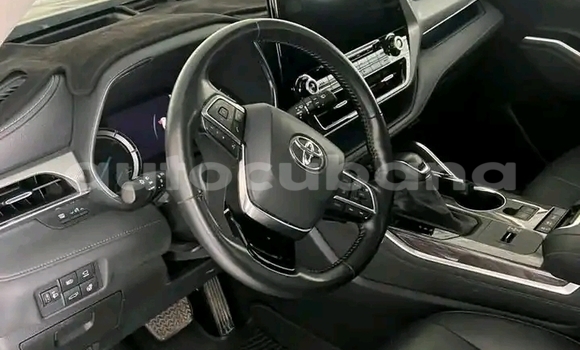 Buy Used Toyota Highlander Other Car in Cueto in Holguin Buy Used Toyota Highlander Other Car in Cueto in Holguin