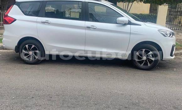 Comprar Usados Carro Suzuki Ertiga Blanco en Aguada de Pasajeros en Matanzas Comprar Usados Carro Suzuki Ertiga Blanco en Aguada de Pasajeros en Matanzas
